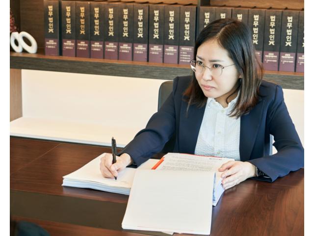 임차인이 차임 3기 이상 연체하여, 퇴거 청구 및 연체된 임료와 임대차 목적물의 수선비 전액을 공제한 보증금만 반환하는 것으로 판단받은 사례